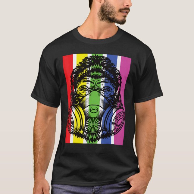 Gorilla with Gas Mask Rainbow Sprayer Graffiti T Shirt (Framsida)