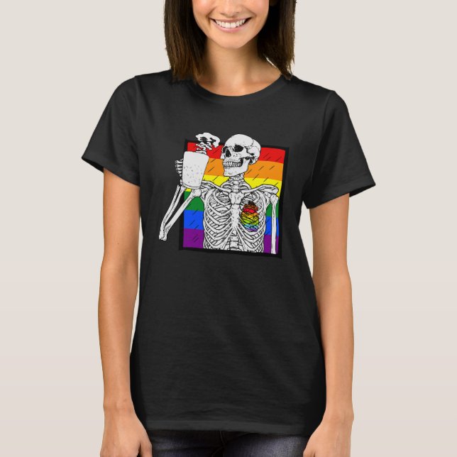 Goth Skeleton Coffee Gay Lesbisk Pride Rainbow Hum T Shirt (Framsida)