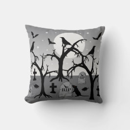 Goth Spooky Halloween Cemetery Graveyard Scene Kudde