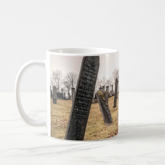 Goth-tjejer på kyrkogården kaffemugg (Vänster)