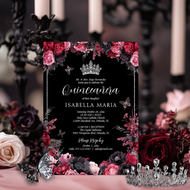 Gotham Rosa Red & Black Moody Blommigtar Quinceañe Inbjudningar (Gothic quinceañera invitation with tiara and pink, red and black moody florals.)