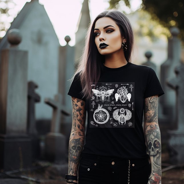Gothic and Witchy Symbols T Shirt (Skapare uppladdad)