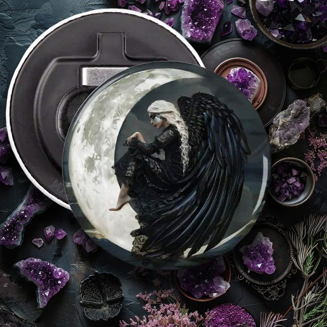 Gothic Angel Sitta på Måne Flasköppnare (Skapare uppladdad)