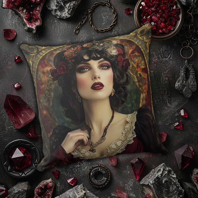 Gothic Art nouveau Woman Kudde (Skapare uppladdad)