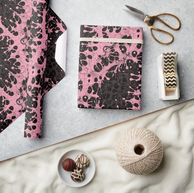 Gothic Black and Pink Splatter Paint Abstract Presentpapper (Hantverk)