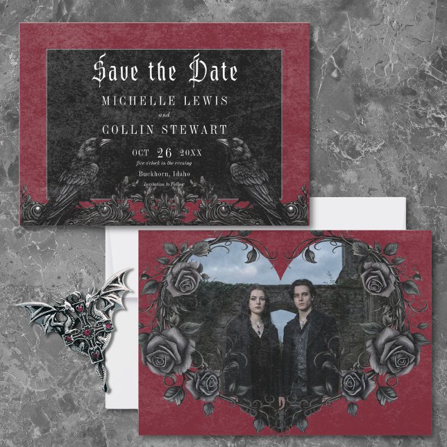 Gothic Black Raven & Roses Burgunderröd Foto Bröll Spara Datumet (Gothic Black Raven & Roses Burgundy Wedding Photo Save The Date)