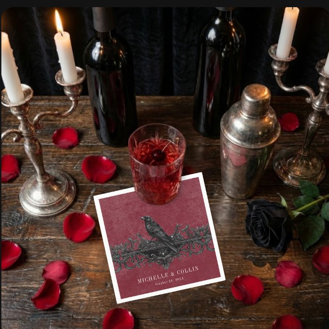 Gothic Black Raven Wine Darkly Ever After Wedding Pappersservett (Gothic Black Raven Wine Darkly Ever After Wedding Napkins)