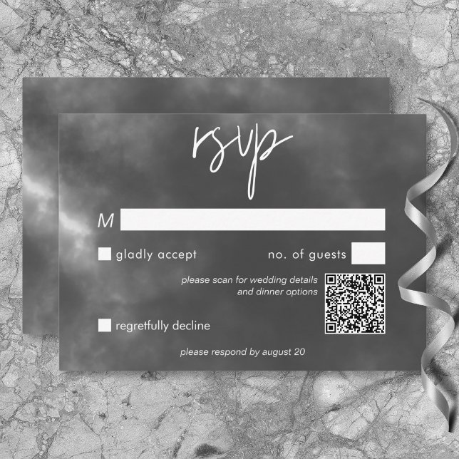 Gothic Black White Raven Embrace Bröllop QR-kod OSA Kort (Gothic Black White Raven Embrace Wedding QR Code RSVP Card)