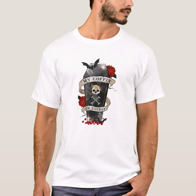 Gothic Coffin & Skull med Röd ros T Shirt (Framsida)