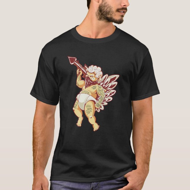 Gothic Cupid With Gun Tattoo Tattooed Cupid Valent T Shirt (Framsida)