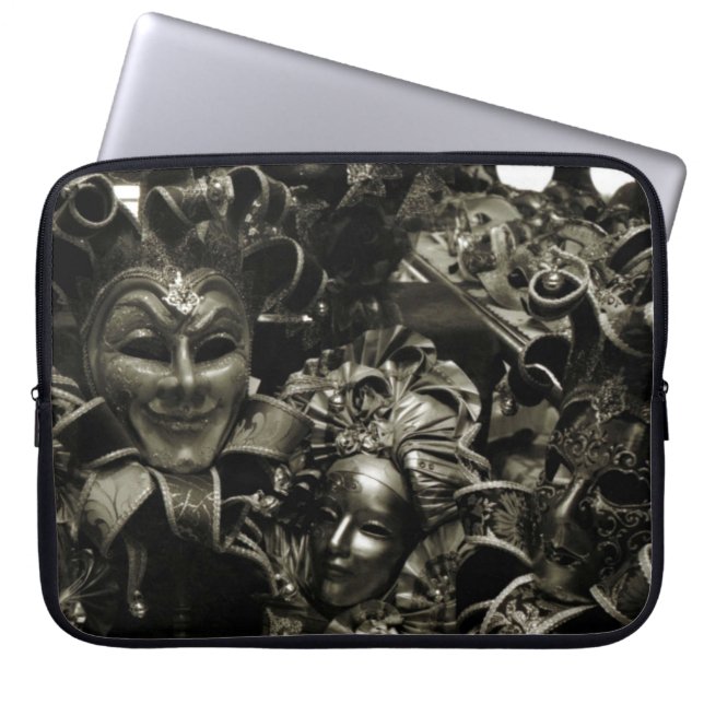 Gothic Dark Masquerade Masks Black and White Laptop Fodral (Framsidan)