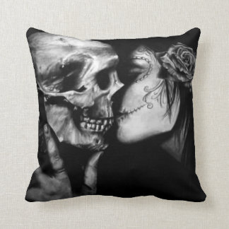 Gothic Day of Dead Black and White Skull and Woman Kudde