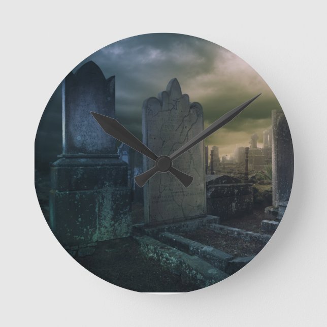 Gothic Graveyard Wall Clock Rund Klocka (Framsida)