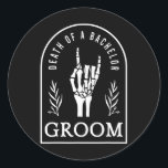 Gothic Groom död för en Bachelor Bröllop Bachelor Runt Klistermärke<br><div class="desc">Gothic Groom död för ett Bachelor Bröllop Bachelor Party</div>