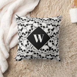 Gothic Grunge Döskallars Patterned Monogram Kudde