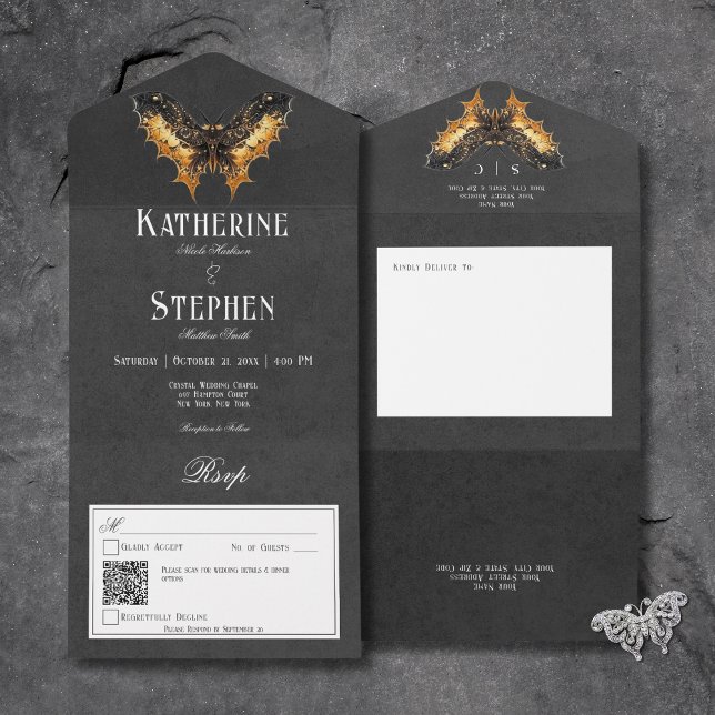 Gothic Guld & Black Moth Moody QR-kod (Gothic Black & Gold Moth Moody All In One Wedding Invitation with QR Code)