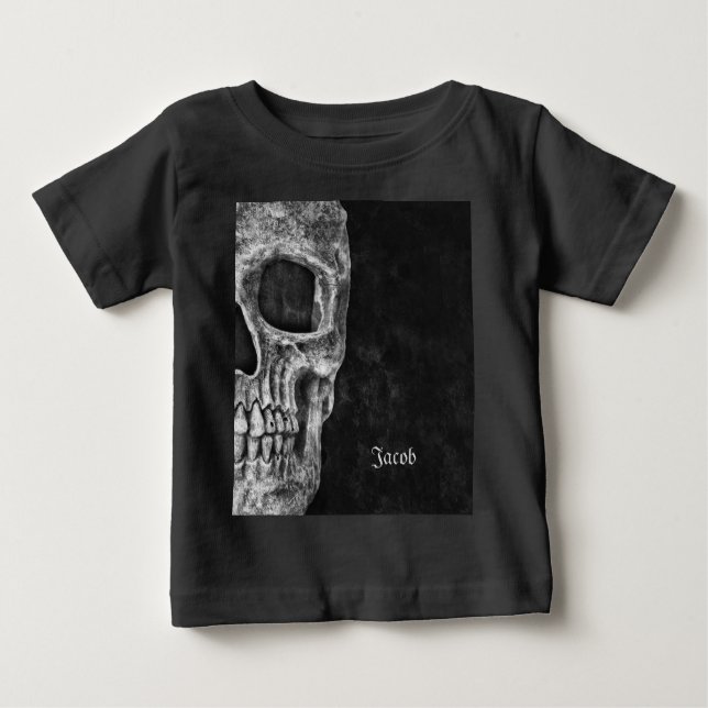 Gothic Halfal Skull Black and White Coola Grunge T Shirt (Framsida)