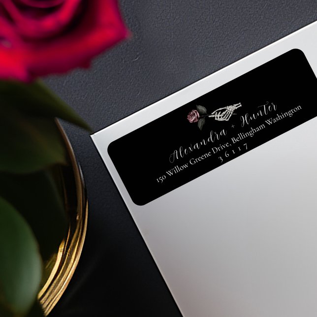 Gothic Halloween Bröllop Skeleton Hand Ro Black Returadress Etikett (Gothic Halloween Wedding Skeleton Hand Rose Black Label)