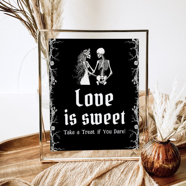 Gothic Halloween Skeleton Kärlek är ett svenskt te Poster (Skapare uppladdad)