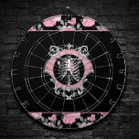 Gothic Kärlek | Rosa och svart Blommigt av Skeleto Darttavla<br><div class="desc">#Gothicart Girly, rosa och svart 90-talet, gotisk i ett sömlöst mönster av bröstkavitet med humant hjärta indragen av feminin ro inspirerad av Halloween och Mexikos Day of the dead (dia de los muertos). Den moderna contemporaryn med blandat medium gör att perfekten av färg och stil läggs till. Om du vill...</div>