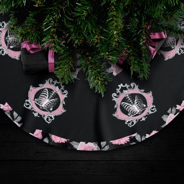 Gothic Kärlek | Rosa och svart Blommigt av Skeleto Julgransmatta Borstad Polyester (Skapare uppladdad)