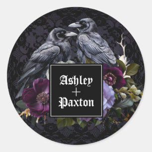 Gothic Lila Blommigt Bouquet vid Snöre med Ravens Runt Klistermärke
