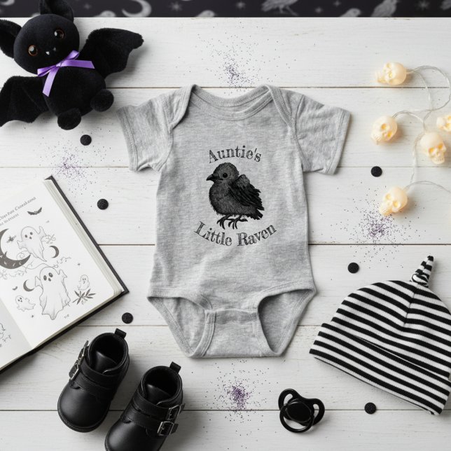 Gothic Little Raven Black Baby Bird T Shirt (Skapare uppladdad)