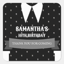 Gothic Little tjej i svart klänning Birthday