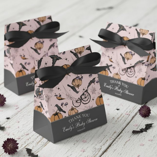 Gothic Pink Barnvagn Baby Shower Tack tack Presentaskar (Gothic Halloween Baby Shower Favor Boxes. Pink Spooky Pattern-Carriage, Pumpkin, Raven, Witch Hat)