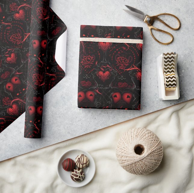 Gothic Red Roses and Red Hearts Presentpapper (Hantverk)