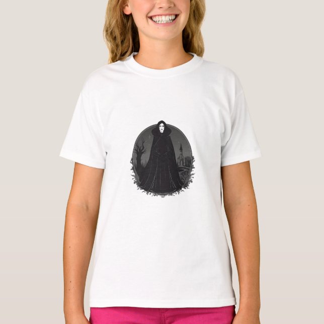 Gothic Salem Witch vid midnatt T Shirt (Framsida)
