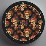Gothic Skull Black Röd ros Krona Halloween Stor Klocka<br><div class="desc">Den här gotiska Halloween-väggklockan med elfenbensnummer har en mönster av äckliga döskallar som flyter i en svart avgrund. Varje skalle är försedd med röd ros. Deras tomma sollösa öga står i skarp kontrast till de döda blommornas goda ro krona och buketter.</div>