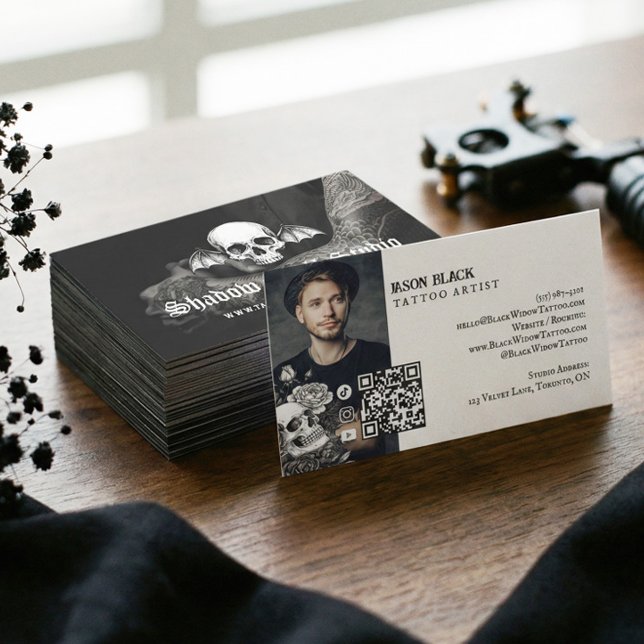 Gothic Skull Tattoo Artist Studio Photo QR Code  Visitkort (Gothic Skull Tattoo Artist Studio Photo QR Code Business Card)