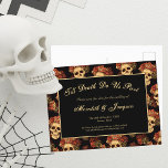 Gothic Skull till döden Spara datumet i vår del Meddelande Vykort<br><div class="desc">Det här gotiska bröllop spara datum-vykortet har en mönster av äckliga döskallar som flyter i en svart avgrund bakom texten tills Dödsfall gör oss delaktiga. Varje skalle är försedd med röd ros för ditt romantiska tillfälle. Deras tomma sollösa ögon står i skarp kontrast till de döda blommornas goda ro krona...</div>