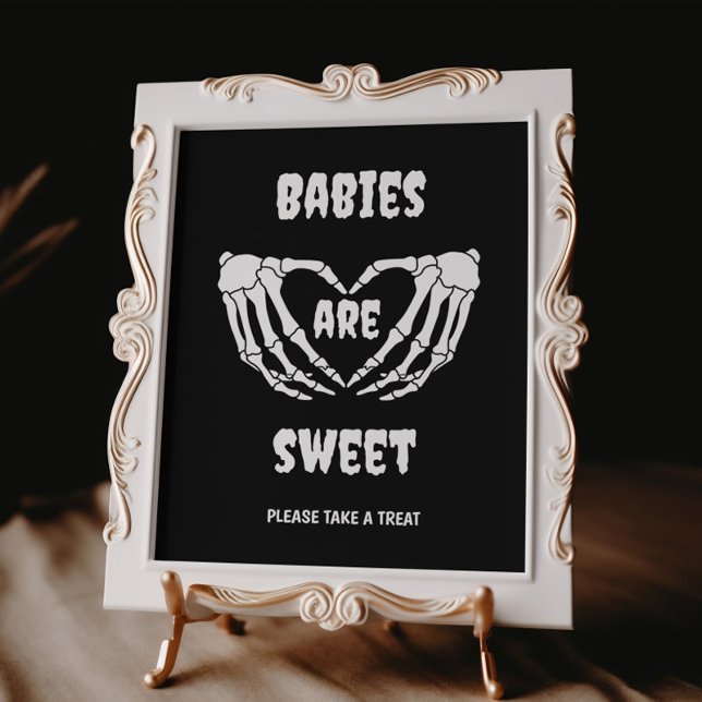 Gothic Spädbarn är Sweet Halloween Baby Shower Sig Poster (Skapare uppladdad)