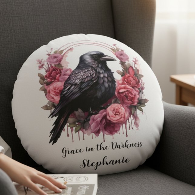 Gotisk blomsterrik mörk akademia rund kudde (round pillow with pink roses and raven)