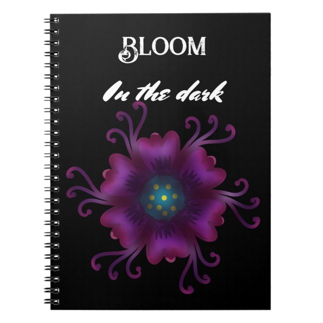 Gotisk lila blomma Mörk botanisk floral  Anteckningsbok (Framsidan)