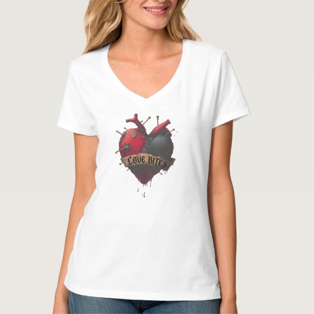 Gotisk "Love Bites" Anatomisk Hjärtillustration T Shirt (Framsida)