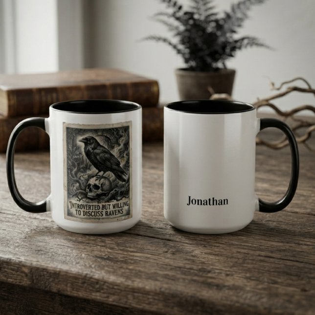 Gotisk Raven Älskare Present Introvert Humor Konst Två-Tonad Mugg (Gothic raven and skull coffee mug for introvert book lovers during quiet study sessions.)