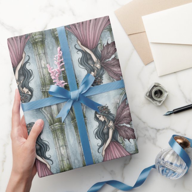 Gotisk sagokvinna rosa vingar förtrollad presentpapper (Gifting)