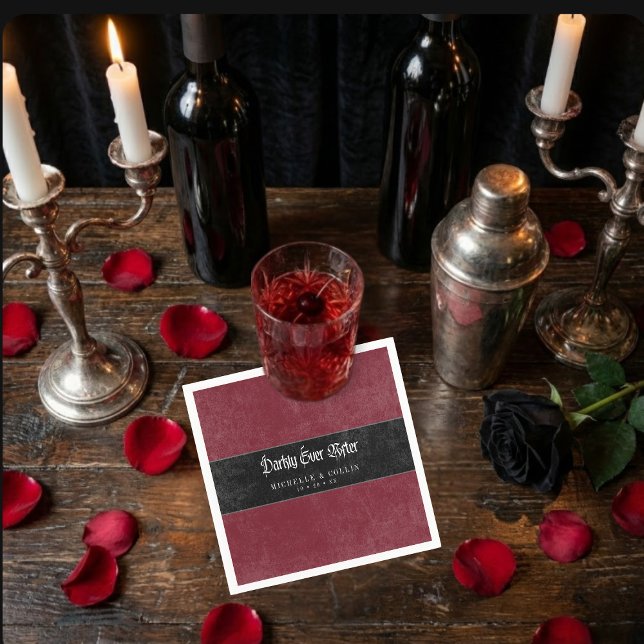Gotisk svart korp vin mörkt för evigt bröllop pappersservett (Gothic Black Raven Wine Darkly Ever After Wedding Napkins)