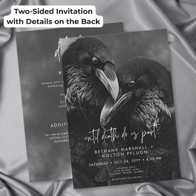 Gotisk svart vit korp omfamning bröllop dubbelsidi inbjudningar (Gothic Black White Raven Embrace Wedding Two Sided Invitation)