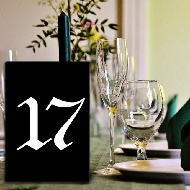 Gotisk typografi svart bröllopsbord nummer bordsnummer (Gothic typography black wedding table number.)