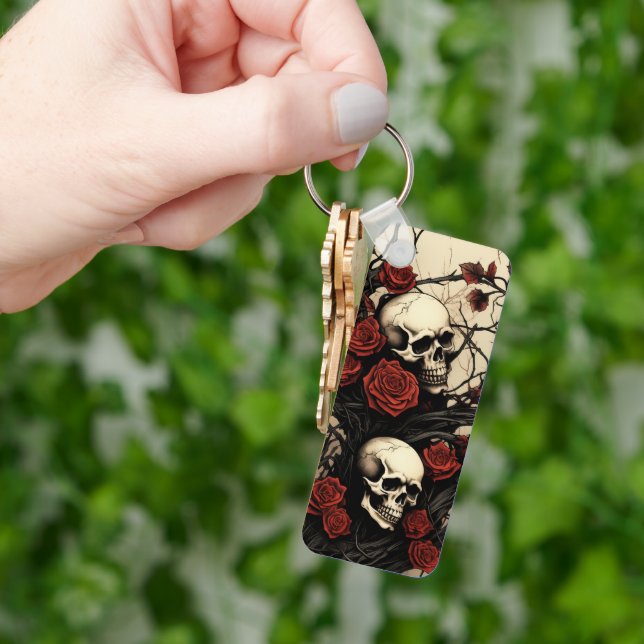 Gotiska Dödskallar och Röda Rosor Nyckelring (Hand)