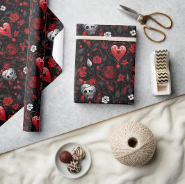Gotiska röda hjärtan och rosor presentpapper