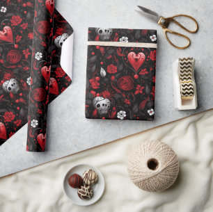 Gotiska röda hjärtan och rosor presentpapper