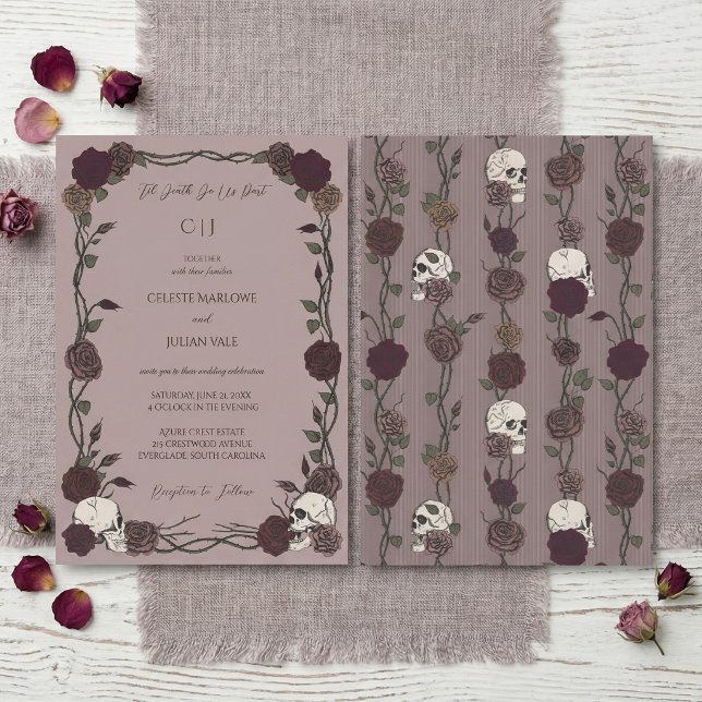Gotiska Rosor Ljus Mauve Till Dödsbröllop Inbjudningar (Hand-Drawn soft gothic light mauve wedding 'Til Death invitation with ink skulls and roses pattern)