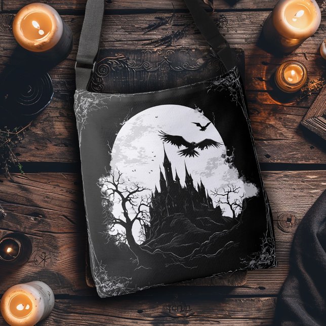 Gotiskt slott och måne axelväska (Skapare uppladdad)