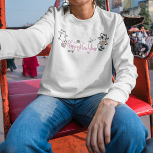 Gott nytt år mellan Kittens balanserade på ett gar T Shirt