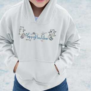 Gott nytt år mellan Kittens balanserade på ett gar T Shirt